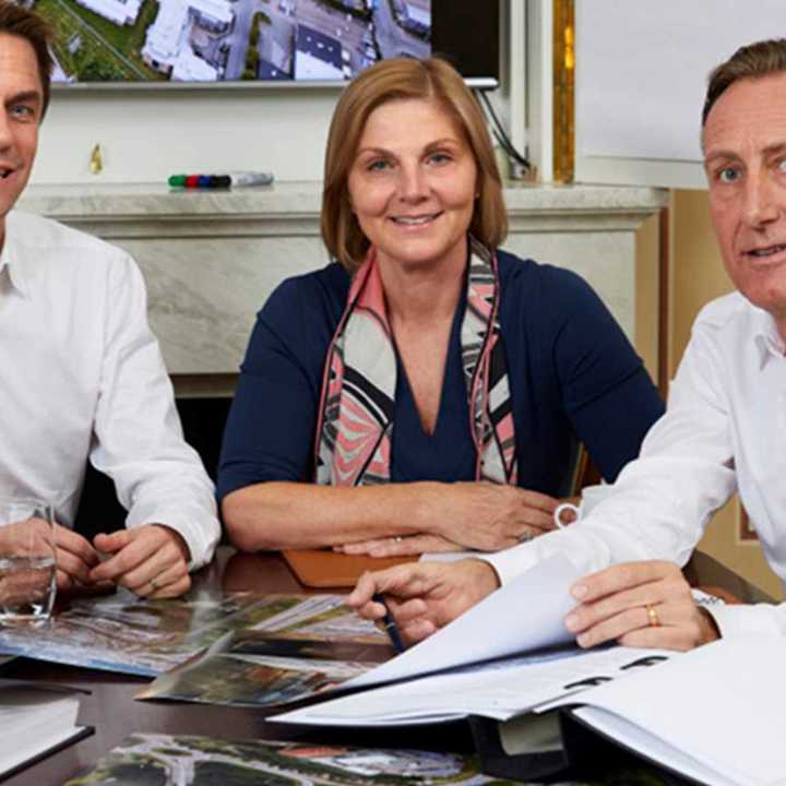 (Jacob Torell, VD Next Step Group, Susanne Ekblom, VD Vectura Fastigheter, Jan-Olof Jacke, Sverige VD AstraZeneca, Foto: Fredrik Persson)